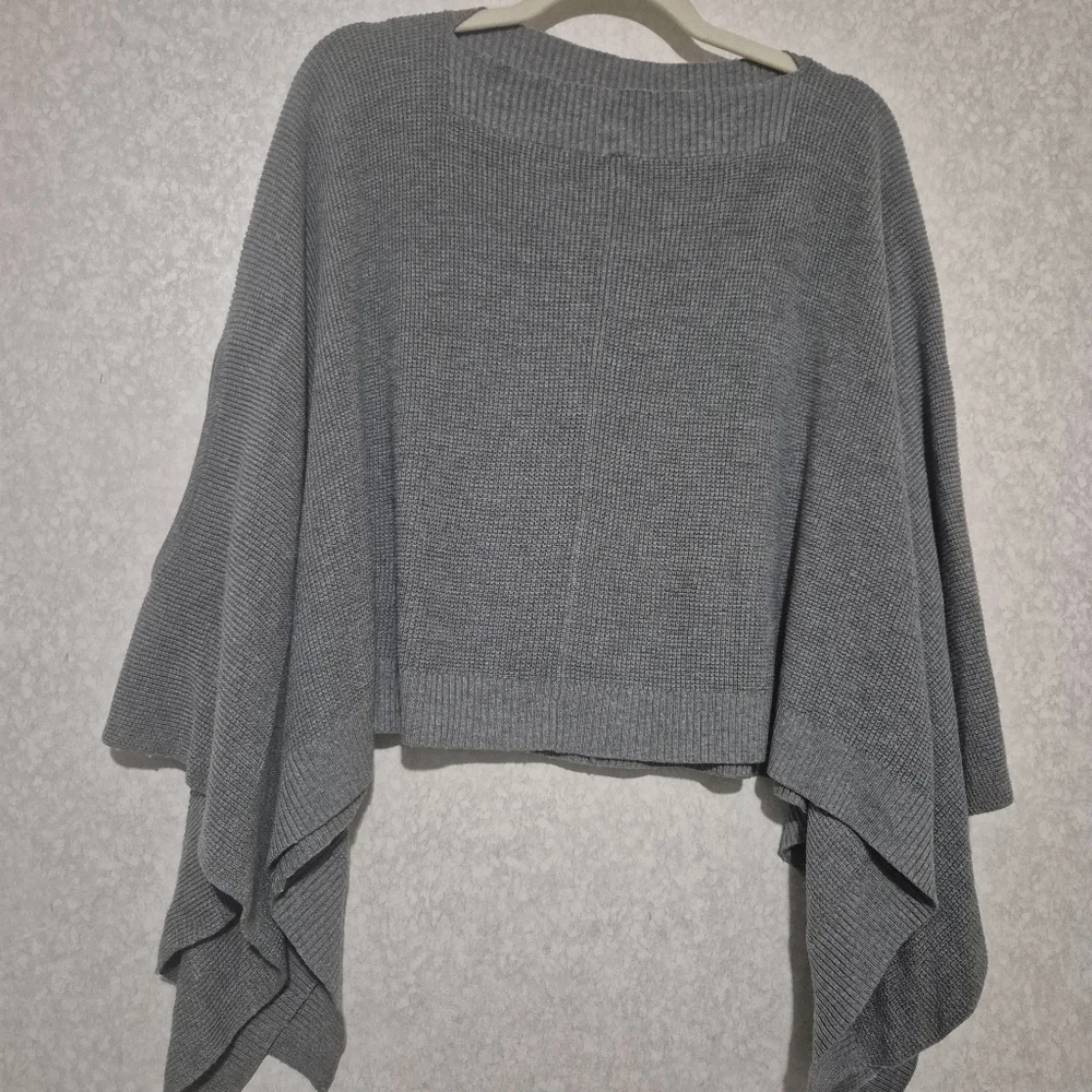 Lululemon Athletica Gray Poncho Sweater-Oversized....Size:OS